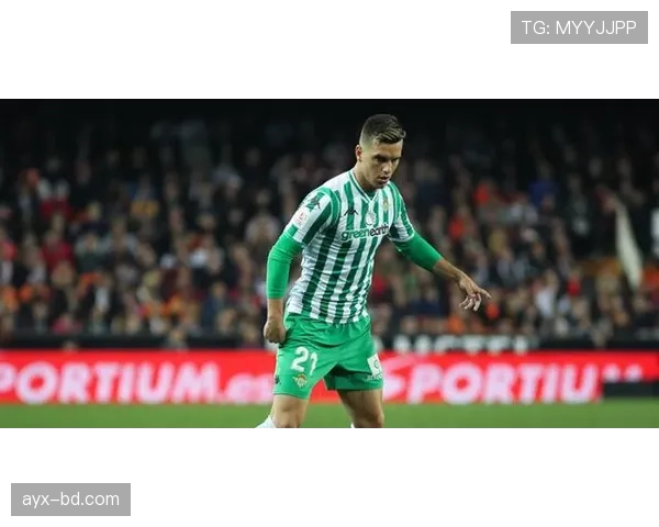 洛塞尔索持续进化，重新定义现代中场的灵活与创造力